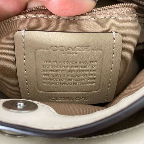 Coach Penelope shoulder bag in Chalk - Picture 11 of 11